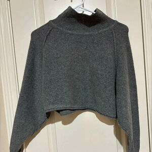 Urban Outfitters Turtle neck cropped sweater!